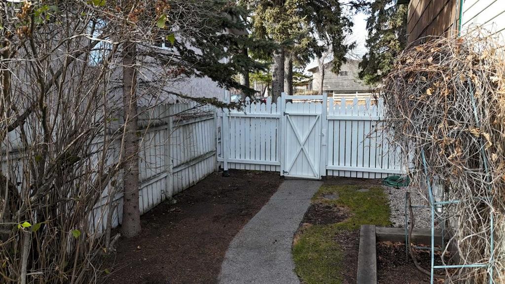 5101 7Th Avenue, Edson, AB - Outdoor