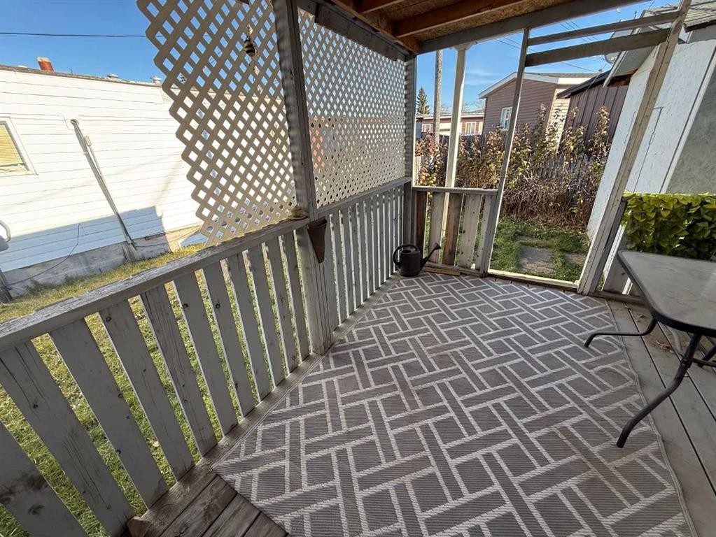 50-145 East River Road, Hinton, AB