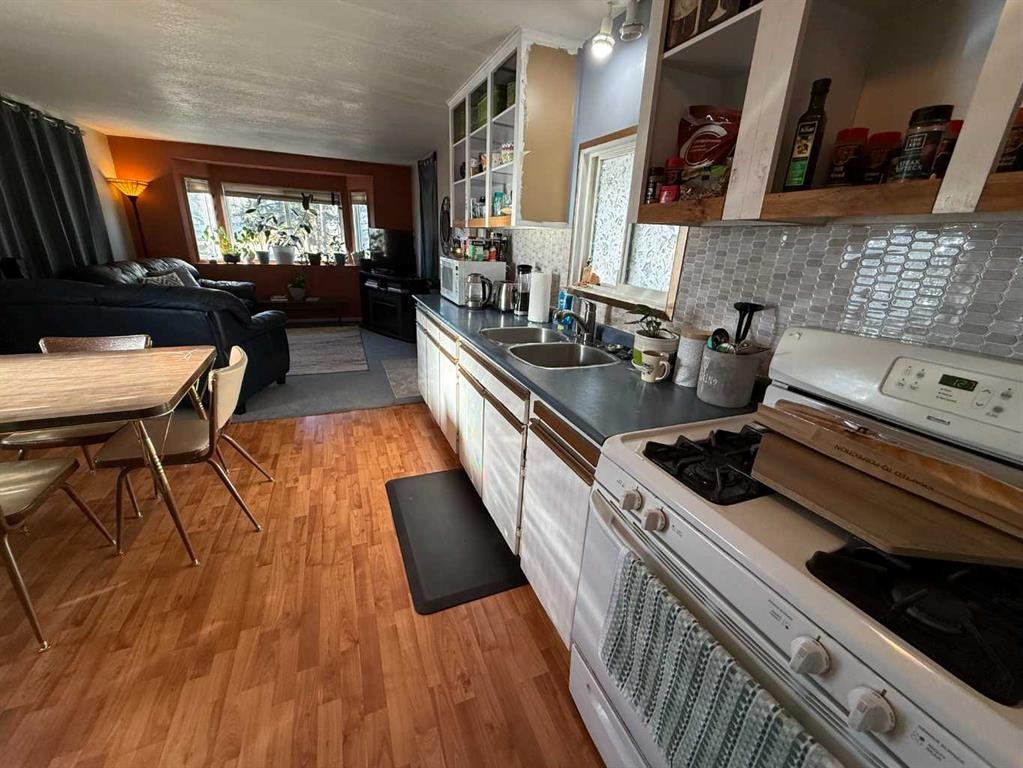 50-145 East River Road, Hinton, AB