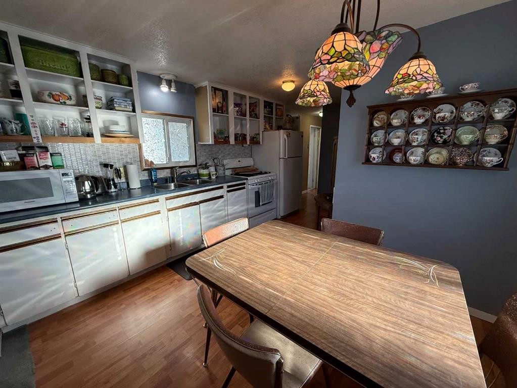 50-145 East River Road, Hinton, AB