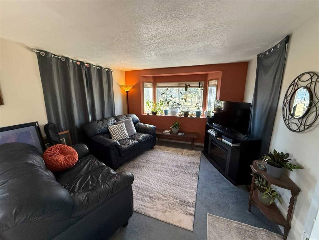 50-145 East River Road, Hinton, AB