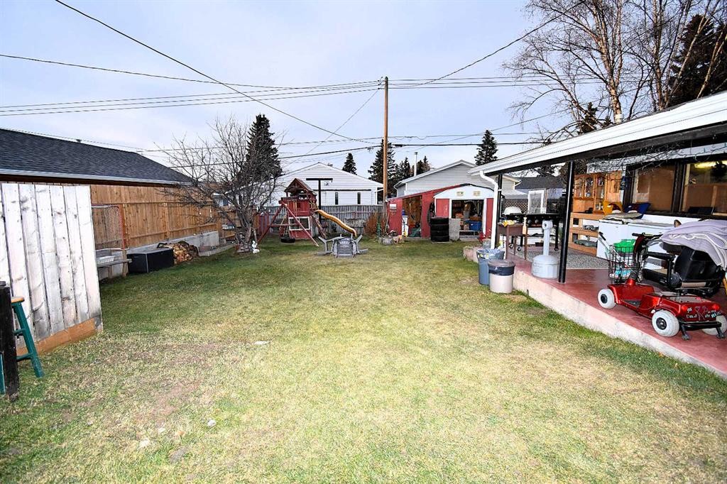 121 Chetamon Drive, Hinton, AB - Outdoor