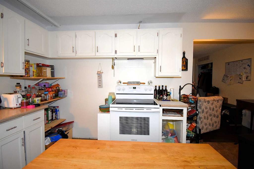 121 Chetamon Drive, Hinton, AB - Indoor Photo Showing Kitchen