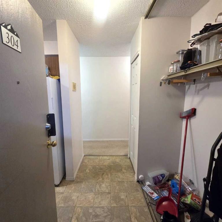 304B-5611 9 Avenue, Edson, AB - Indoor Photo Showing Other Room