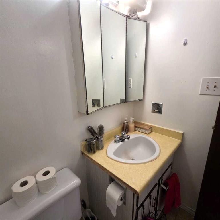 304B-5611 9 Avenue, Edson, AB - Indoor Photo Showing Bathroom