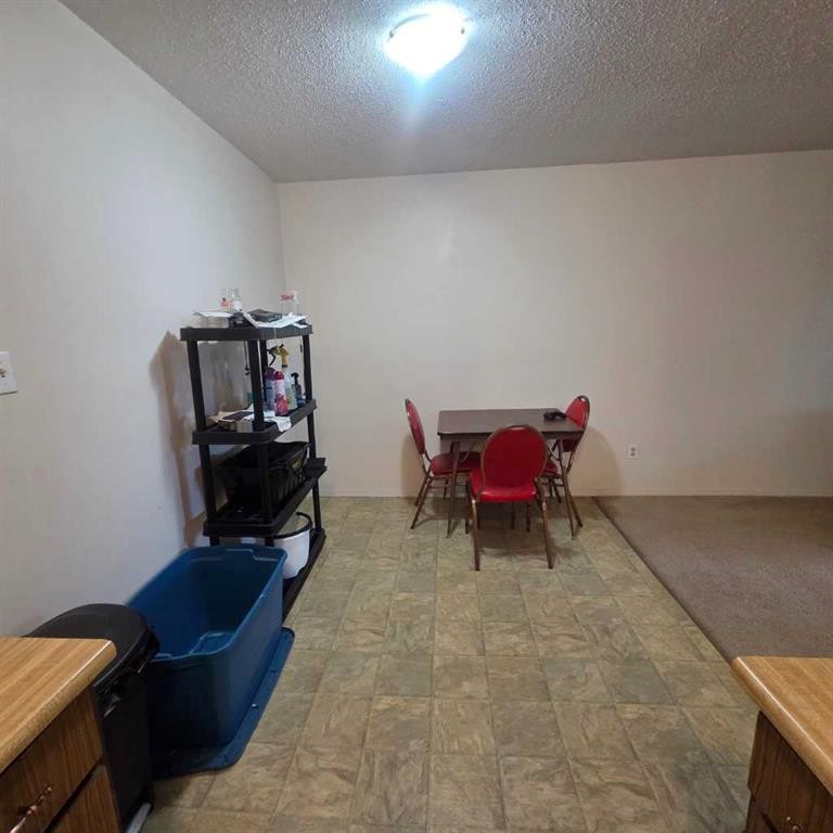 304B-5611 9 Avenue, Edson, AB - Indoor