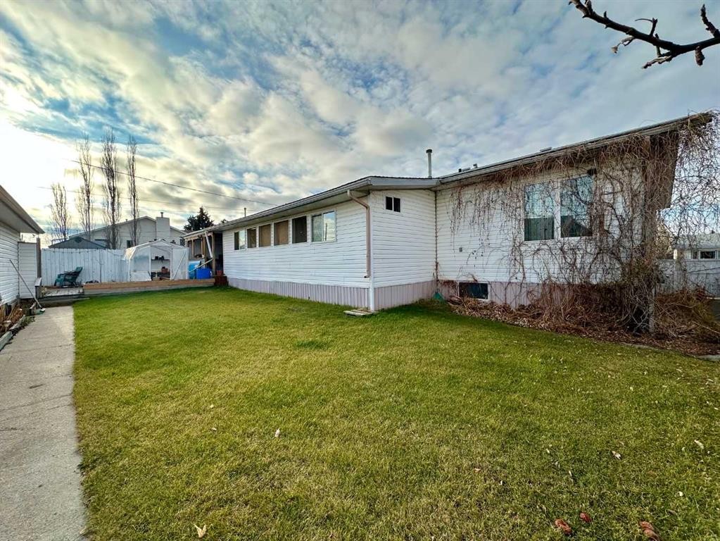 4713 43 Street, Mayerthorpe, AB - Outdoor