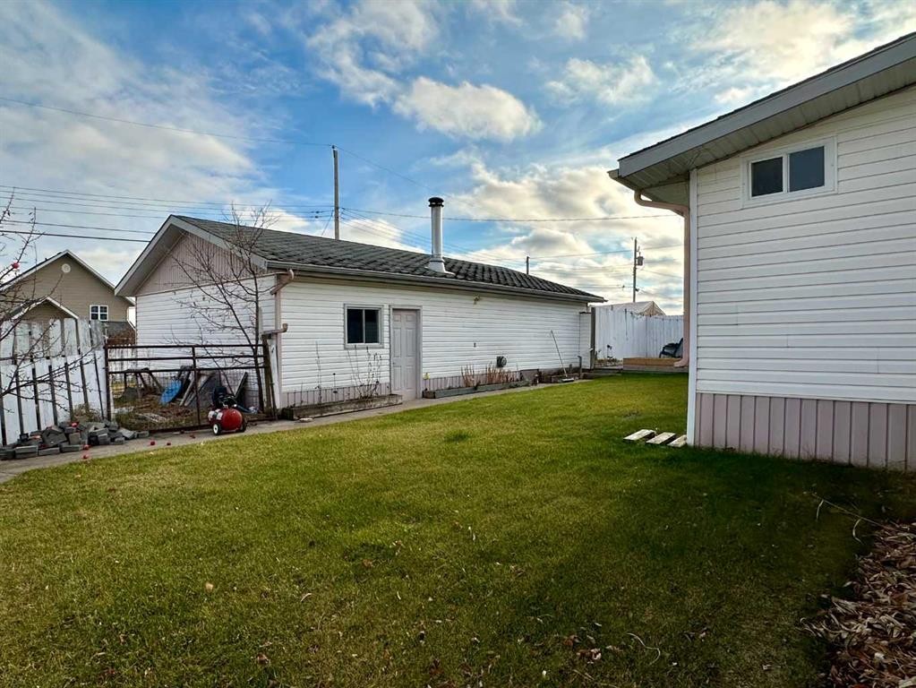 4713 43 Street, Mayerthorpe, AB - Outdoor