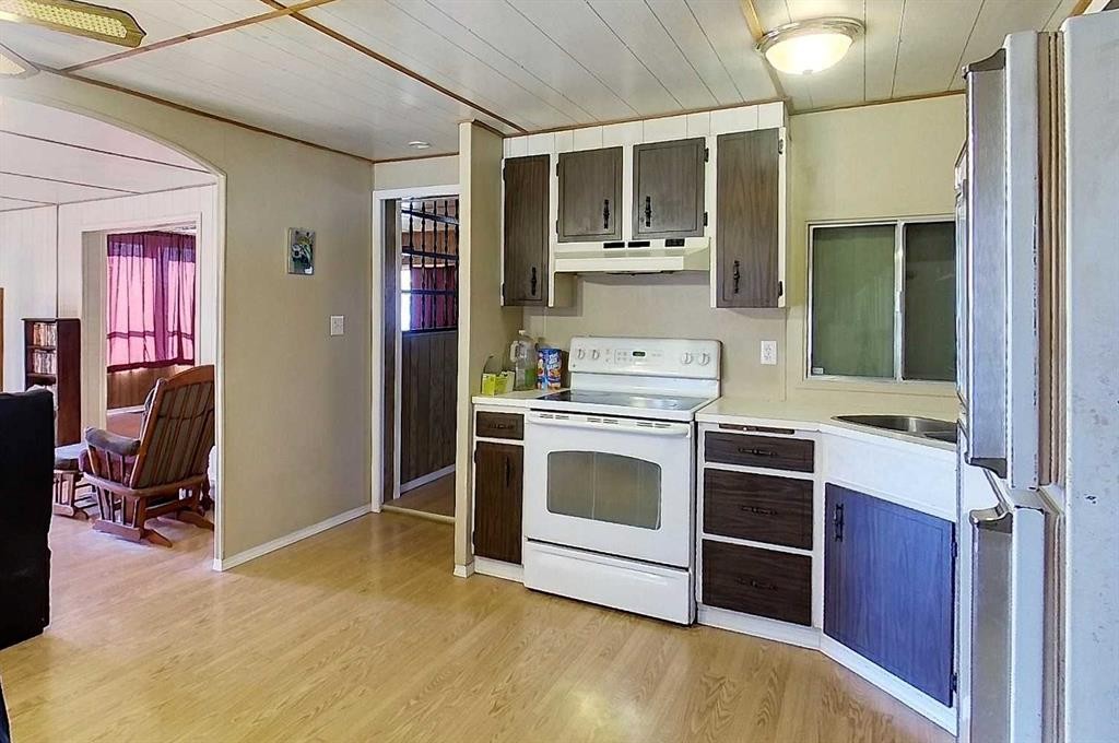 53216 Range Road 181, Rural Yellowhead County, AB - Indoor Photo Showing Kitchen