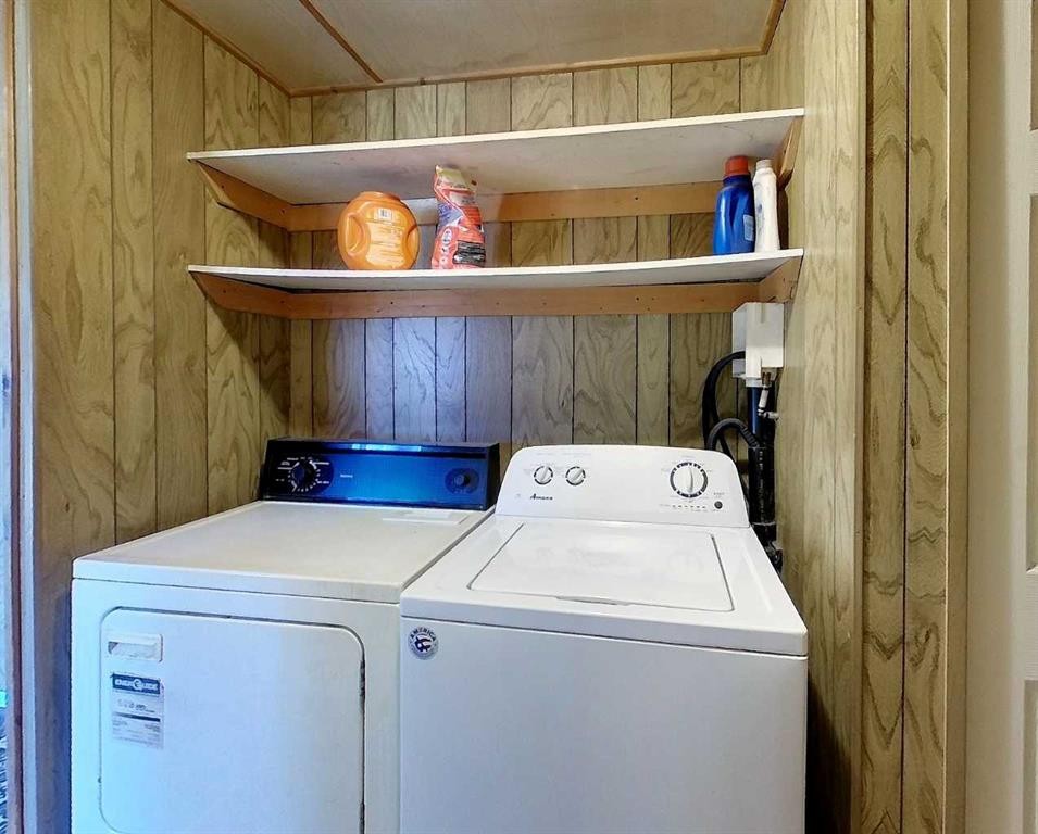53216 Range Road 181, Rural Yellowhead County, AB - Indoor Photo Showing Laundry Room