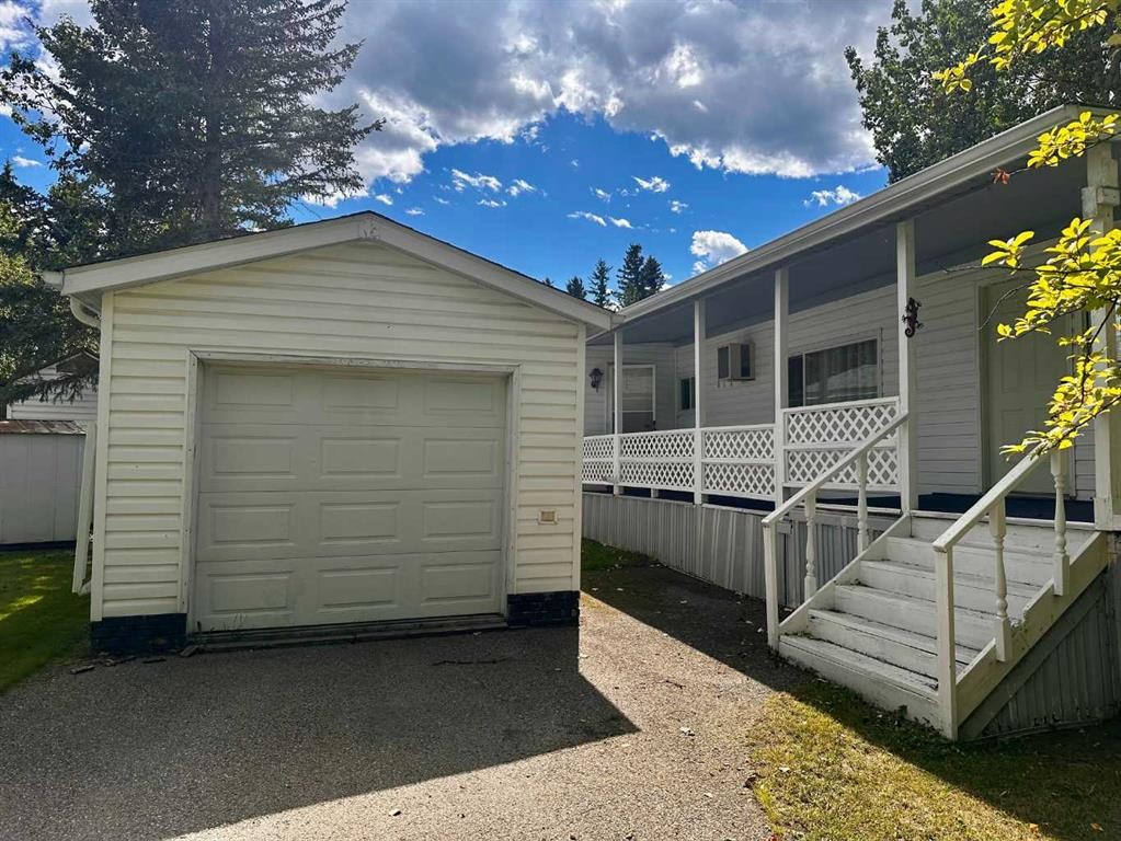 417-700 Carmichael Lane, Hinton, AB