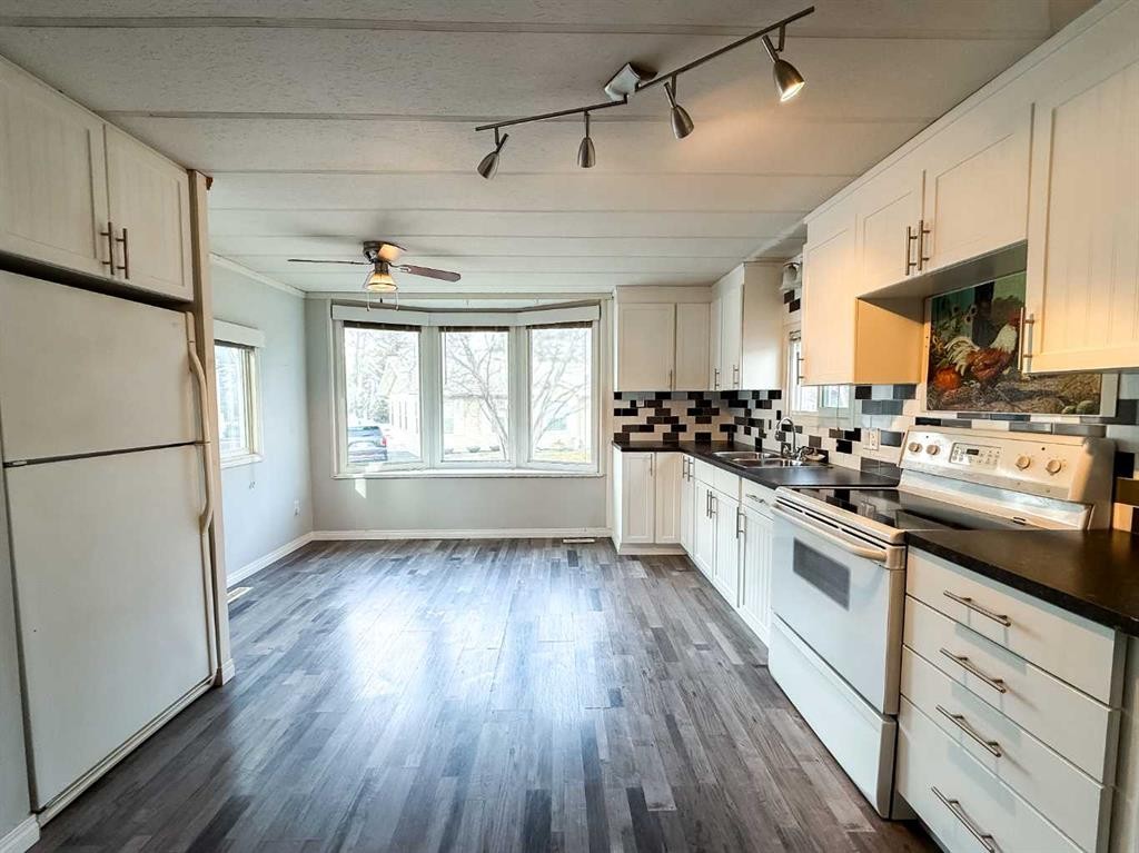 417-700 Carmichael Lane, Hinton, AB