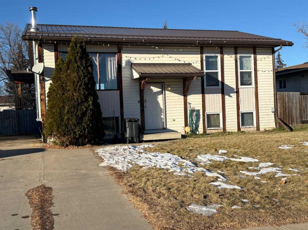 1004 12 Street, Slave Lake, AB - Outdoor