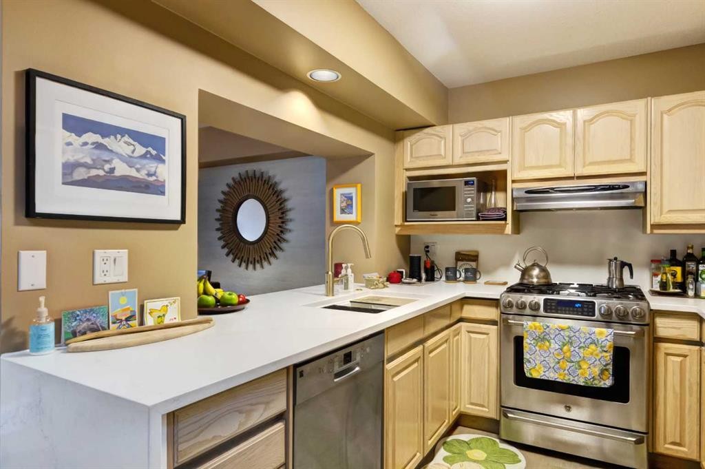 36 Antelope Lane, Banff, AB - Indoor Photo Showing Kitchen