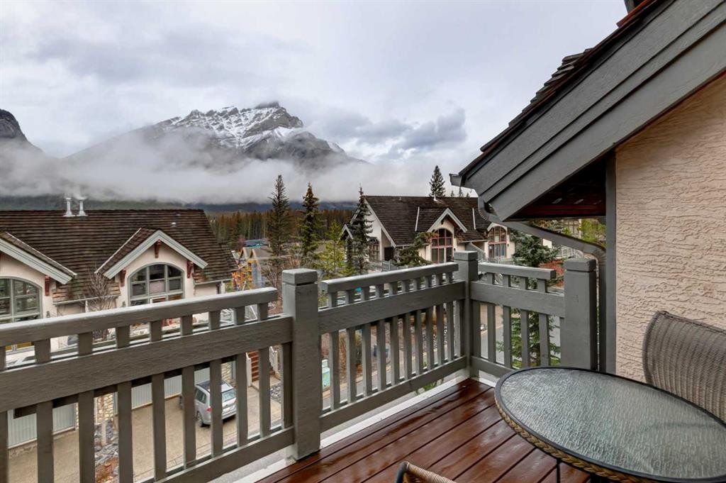 36 Antelope Lane, Banff, AB - Outdoor