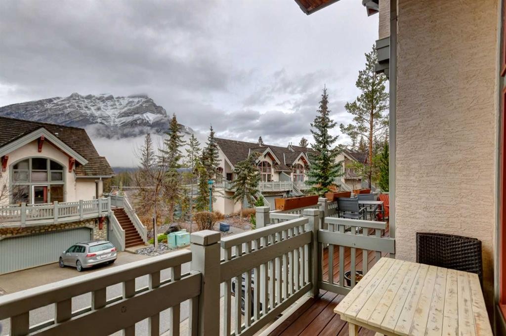 36 Antelope Lane, Banff, AB - Outdoor