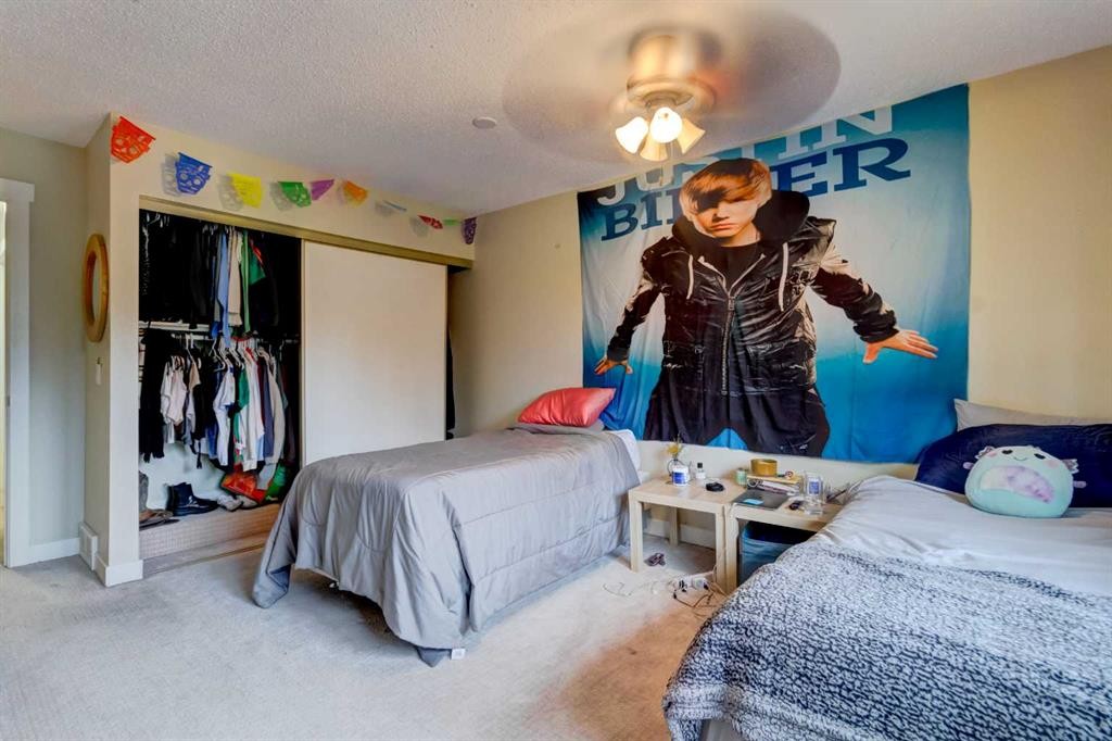 116 Nahanni Drive, Banff, AB - Indoor Photo Showing Bedroom