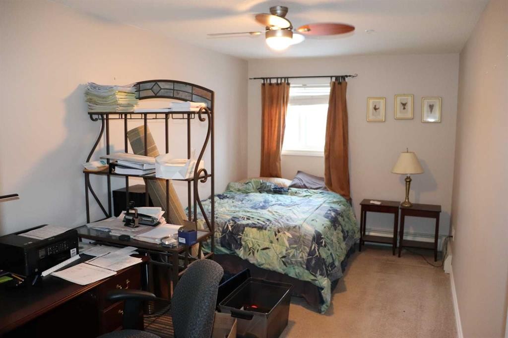 305-5037 7 Avenue, Edson, AB - Indoor Photo Showing Bedroom