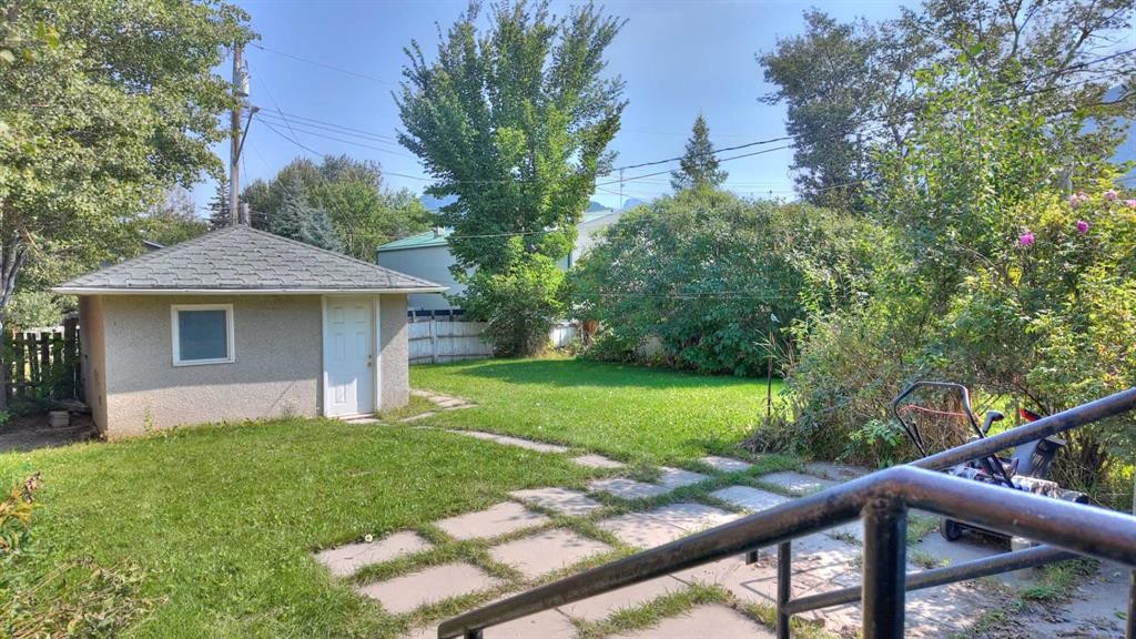 8 Barrier Mountain Drive, Exshaw, AB - Outdoor