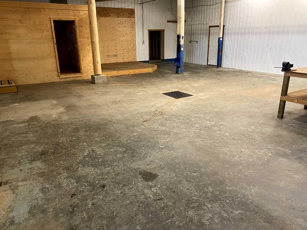 5006 50 Avenue, Peers, AB