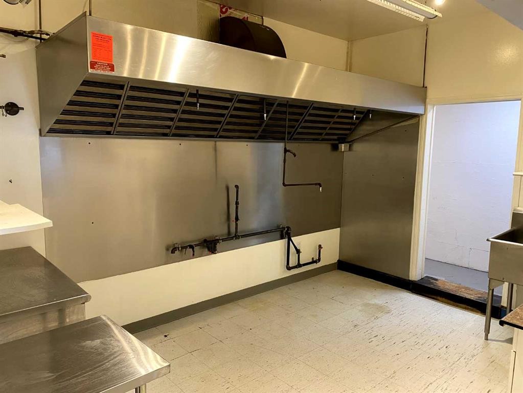 5006 50 Avenue, Peers, AB