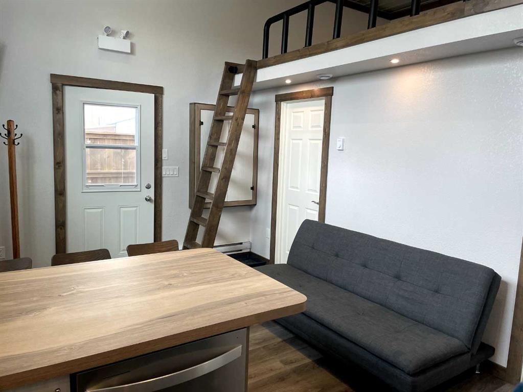 5006 50 Avenue, Peers, AB