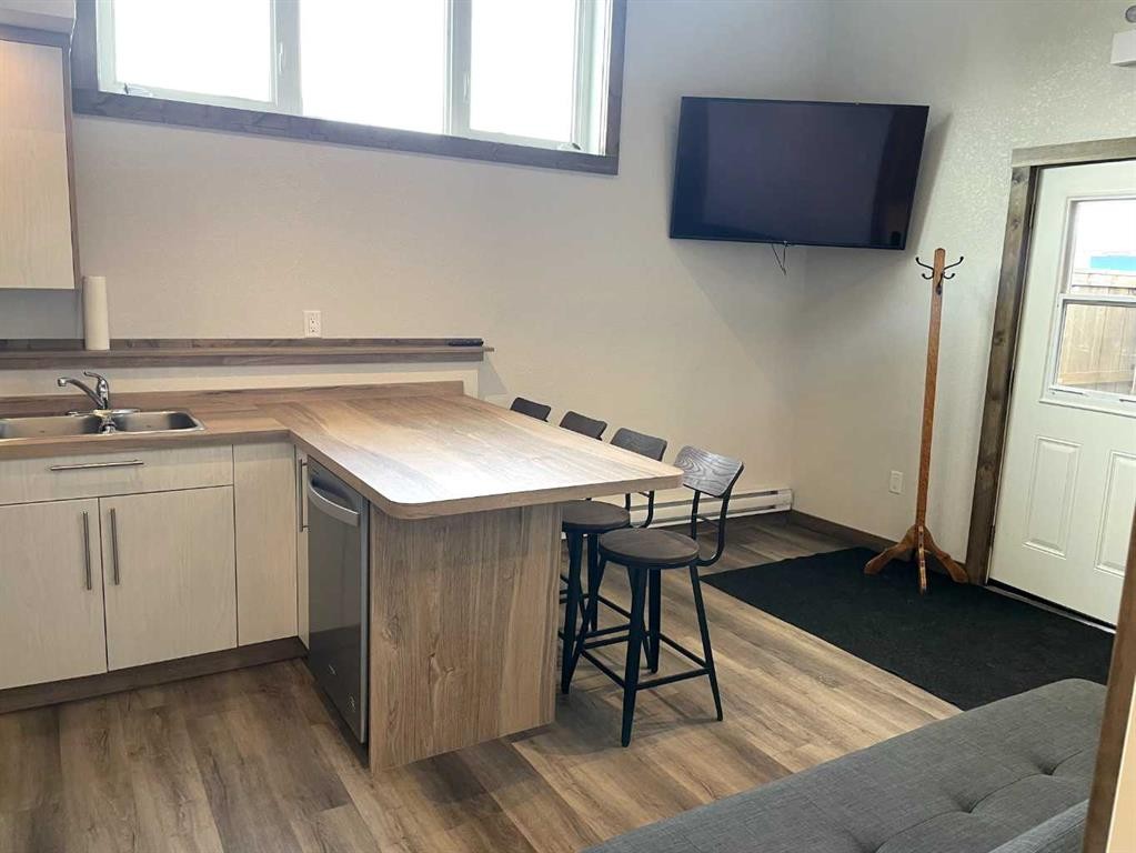 5006 50 Avenue, Peers, AB