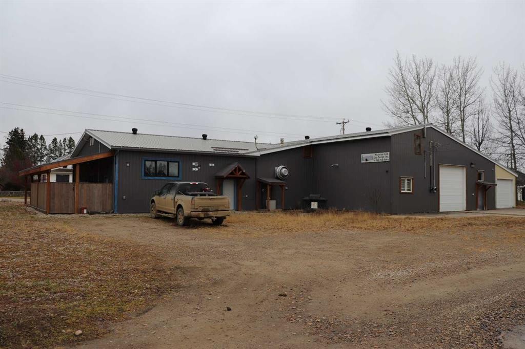 5006 50 Avenue, Peers, AB