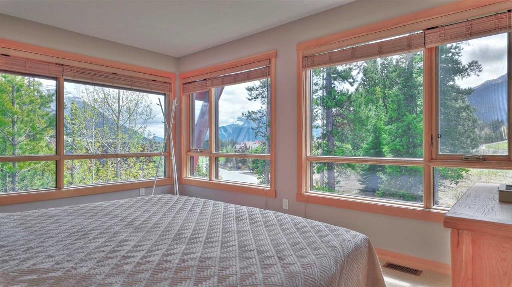 1-101 Armstrong Place, Canmore, AB - Indoor Photo Showing Bedroom