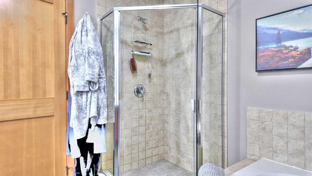 1-101 Armstrong Place, Canmore, AB - Indoor Photo Showing Bathroom