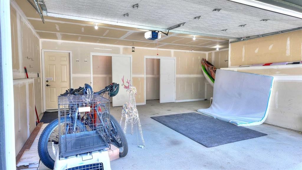 1-101 Armstrong Place, Canmore, AB - Indoor Photo Showing Garage