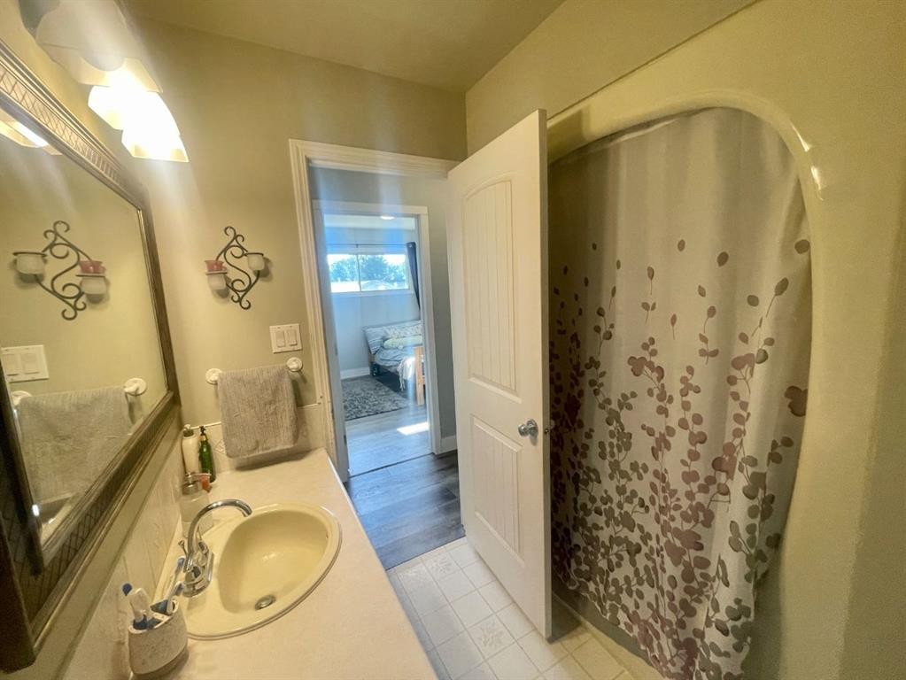 5301 15 Ave, Edson, AB - Indoor Photo Showing Bathroom