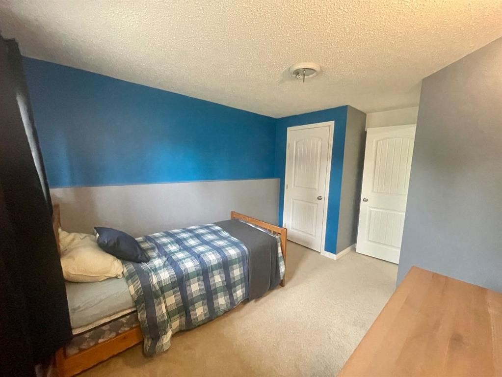 5301 15 Ave, Edson, AB - Indoor Photo Showing Bedroom