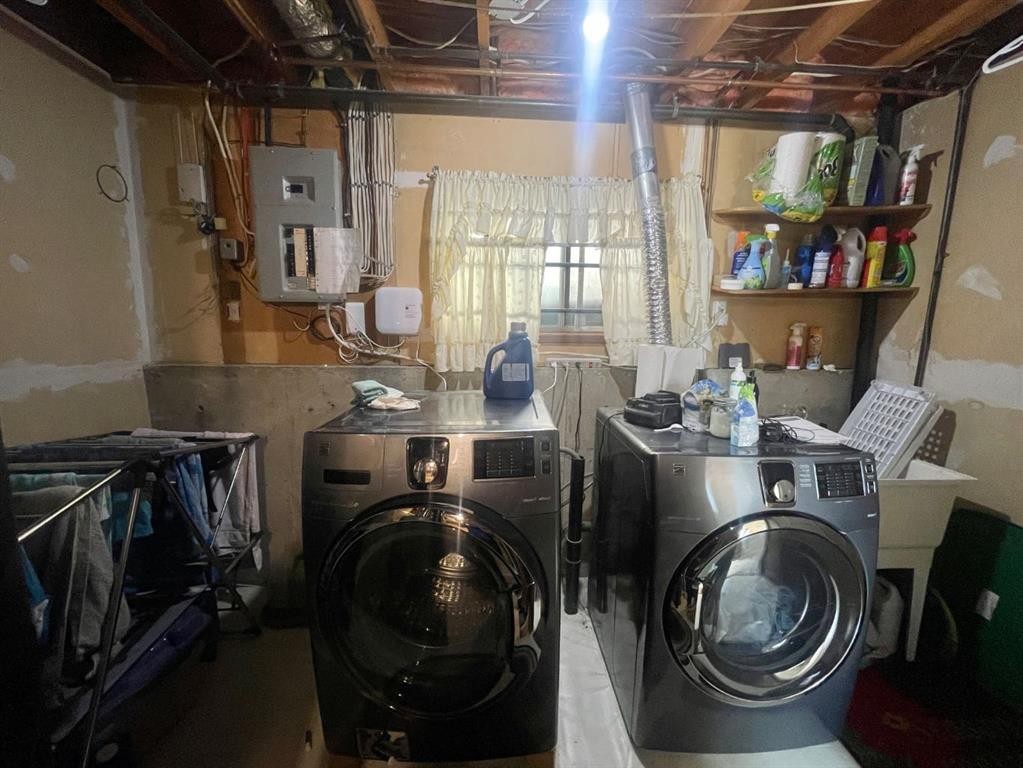 5301 15 Ave, Edson, AB - Indoor Photo Showing Laundry Room