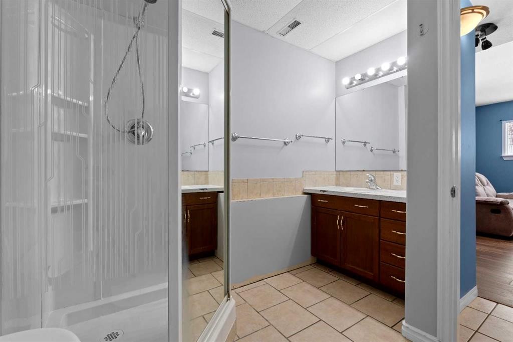 123 Mink Creek Road, Whitecourt, AB - Indoor Photo Showing Bathroom