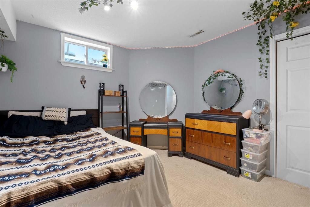 123 Mink Creek Road, Whitecourt, AB - Indoor Photo Showing Bedroom