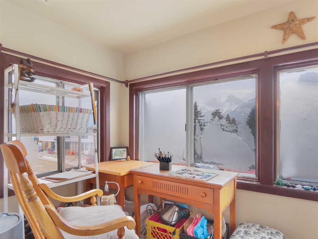 910 Main Street, Canmore, AB - Indoor Photo Showing Office