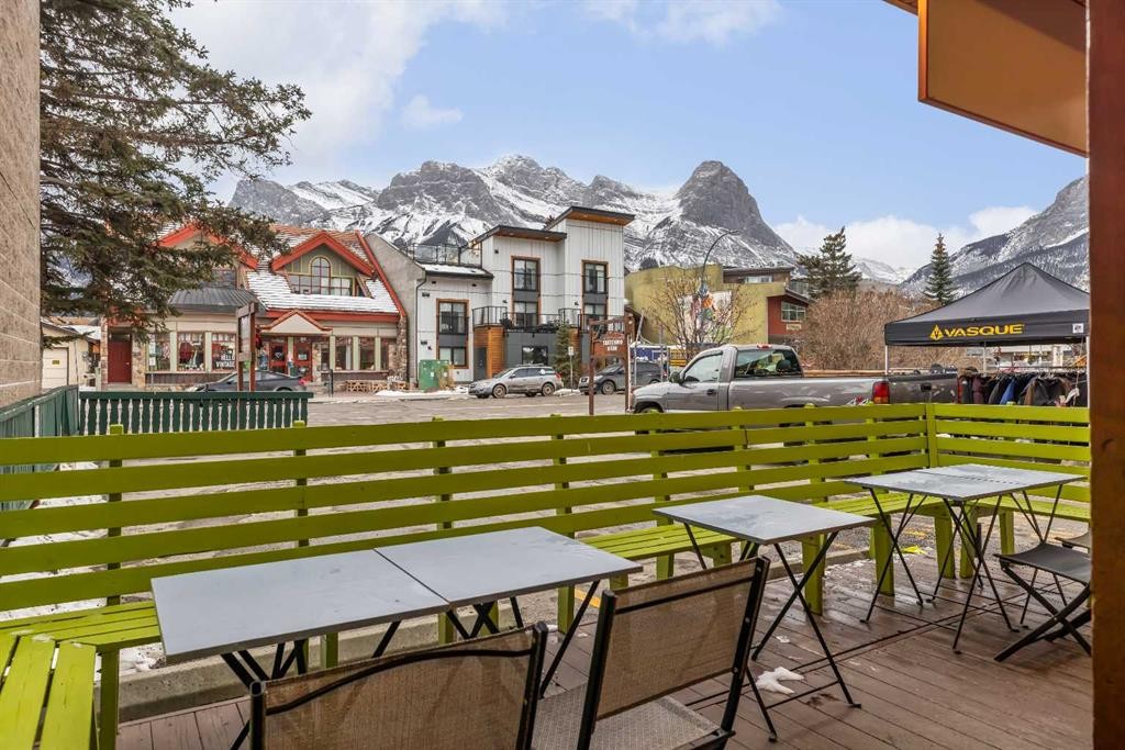 2-718 10Th Street, Canmore, AB