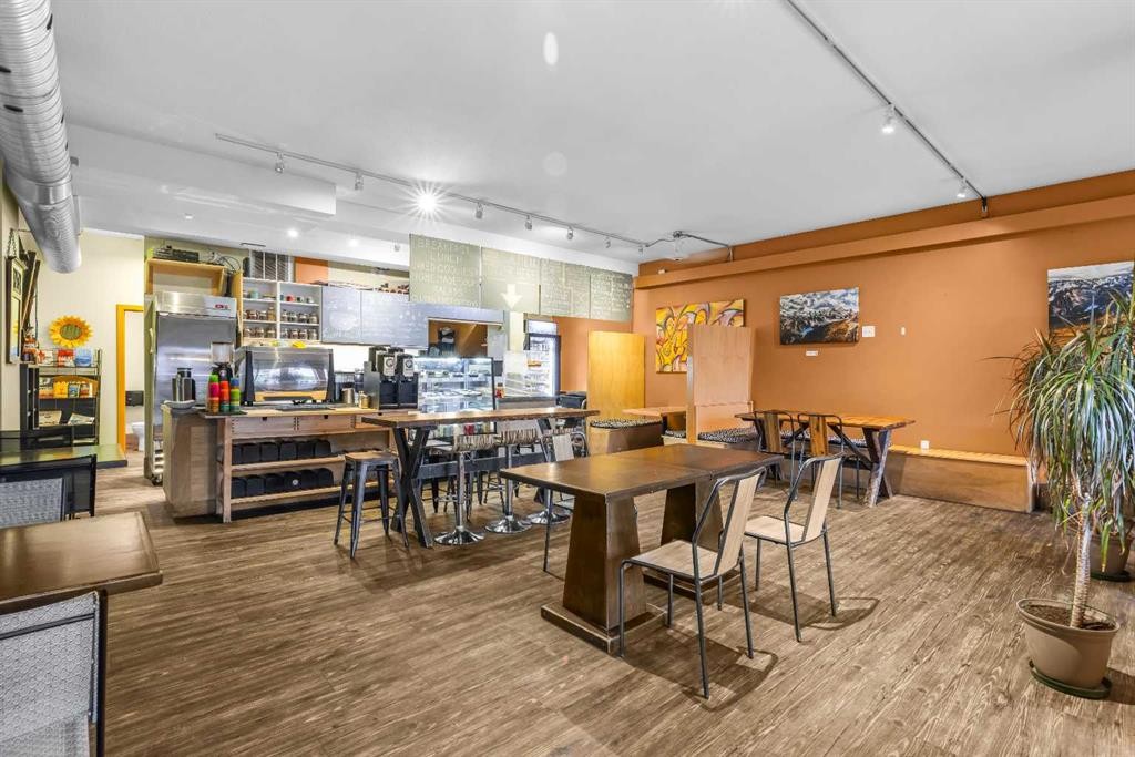 2-718 10Th Street, Canmore, AB