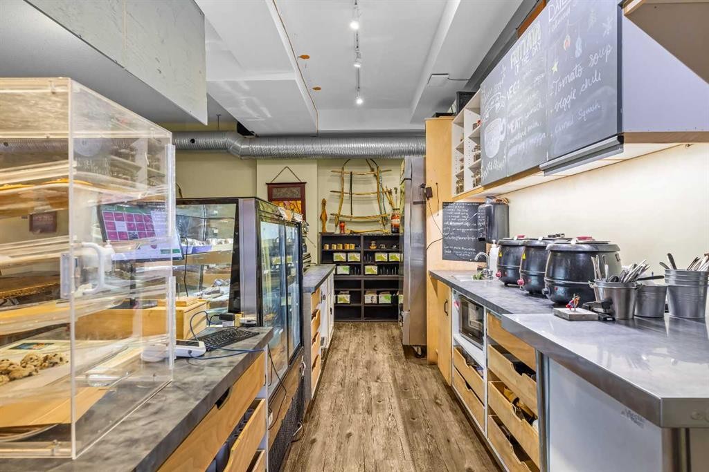 2-718 10Th Street, Canmore, AB