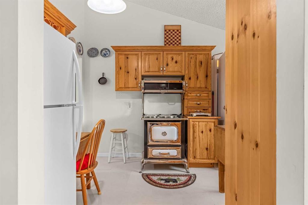 1001 9Th Avenue, Canmore, AB - Indoor