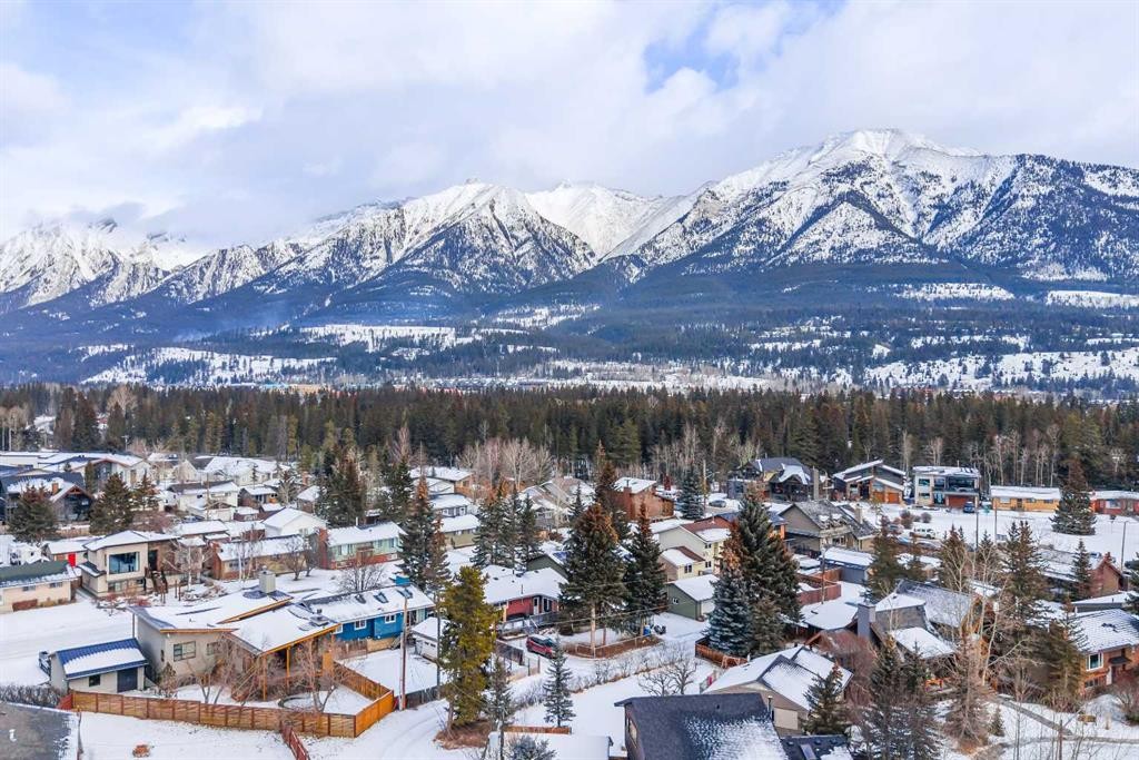 1001 9Th Avenue, Canmore, AB - Outdoor With View
