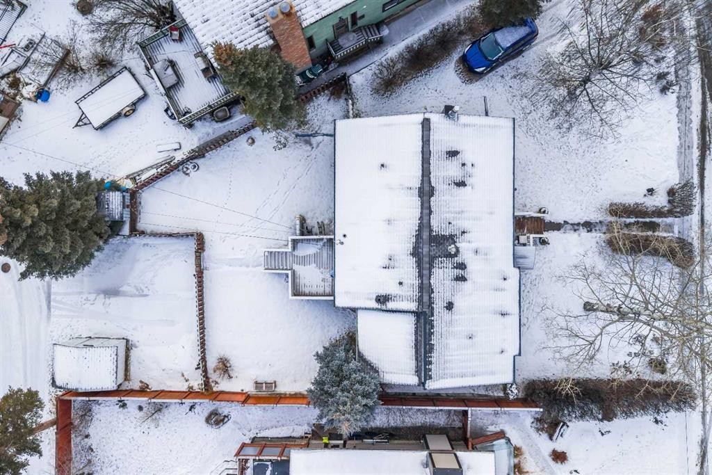 1001 9Th Avenue, Canmore, AB - Outdoor