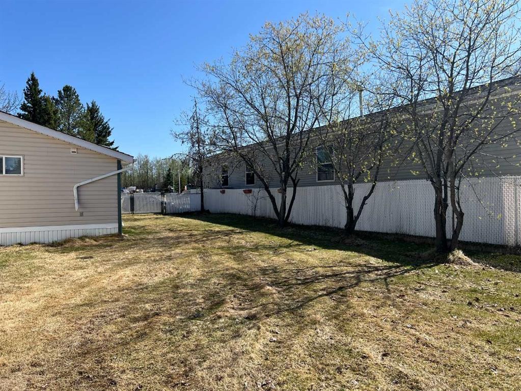 806 5 A Street, Fox Creek, AB - Outdoor