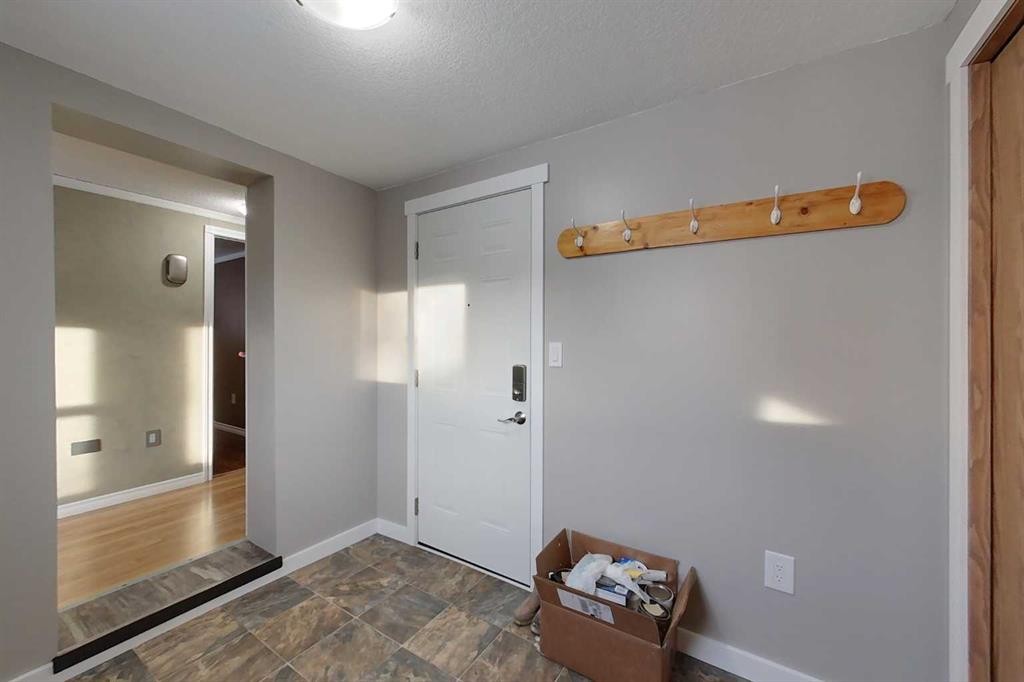 725 6 Avenue Nw, Slave Lake, AB - Indoor Photo Showing Other Room