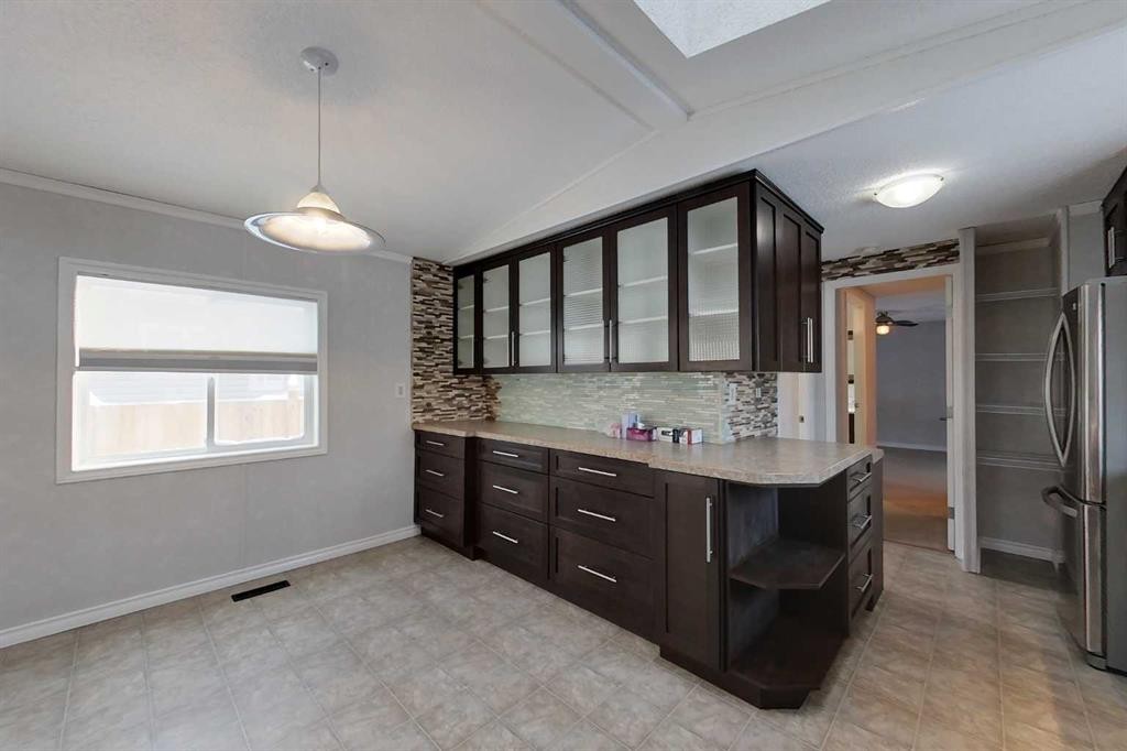 725 6 Avenue Nw, Slave Lake, AB - Indoor