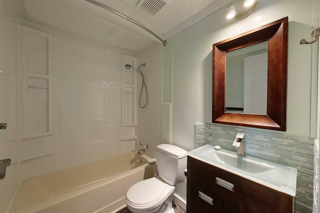725 6 Avenue Nw, Slave Lake, AB - Indoor Photo Showing Bathroom