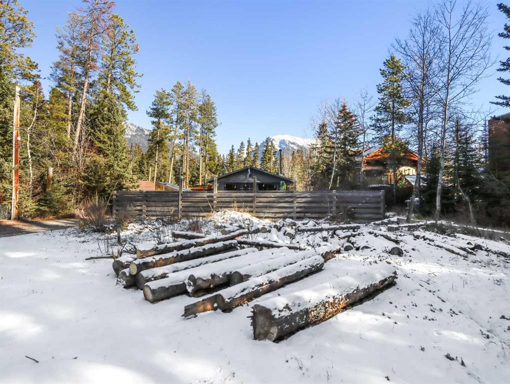 806 12A Street, Canmore, AB