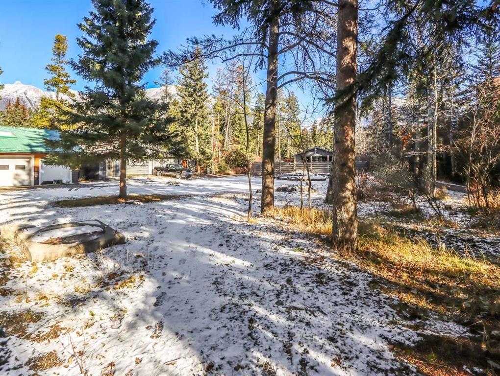 806 12A Street, Canmore, AB