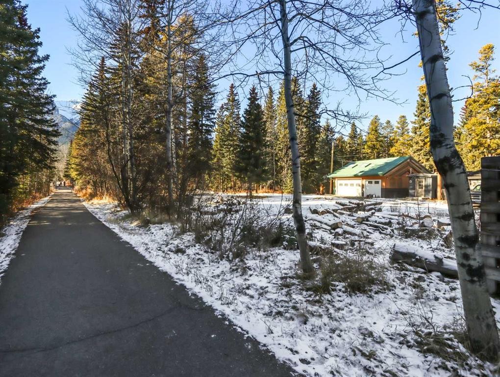 806 12A Street, Canmore, AB